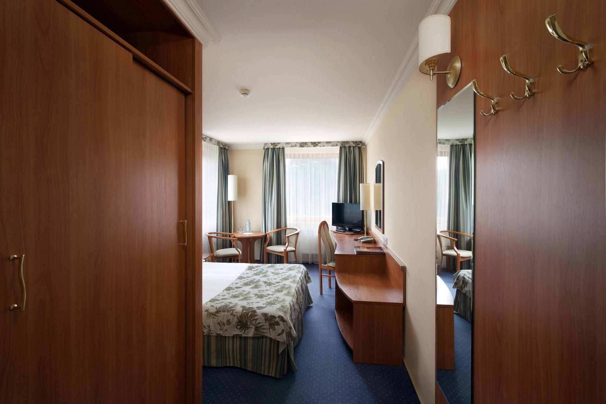Hotel Bartan Gdansk Seaside Exterior photo